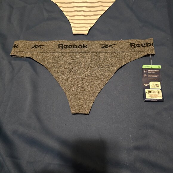 2 pairs XL reebok thongs - Picture 2 of 5